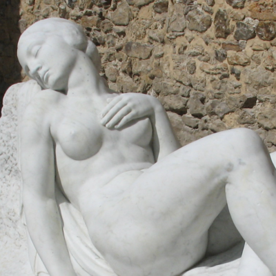 Femme endormie, sculpture en marbre de Georges chauvel, 1934, n° inv. 1973.2.5 © Musée du château de Dourdan